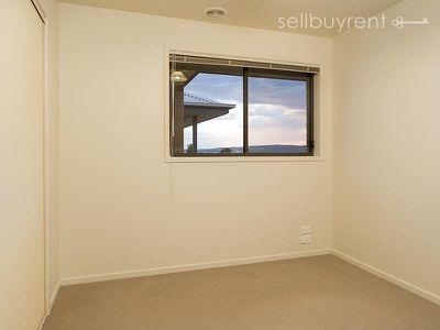 56 BALLARA DRIVE, Wodonga