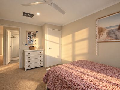 18 Barclay Way, Piara Waters