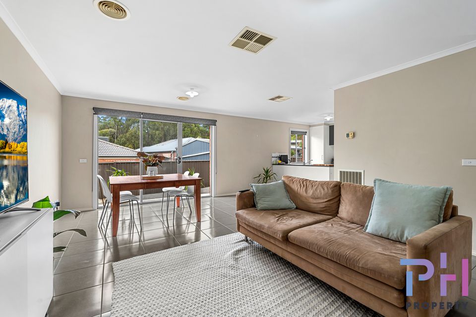 1 / 4 Rosemary Court, Golden Square