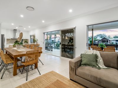 19 Summerland Ky, Broadbeach Waters