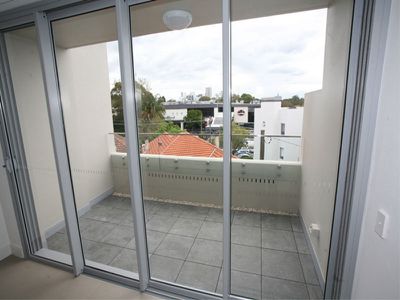 311 / 520 Cnr Miller Street & Palmer Street, Cammeray