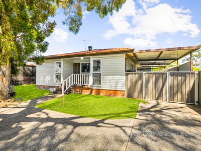 30 and 30A Manila Road, Lethbridge Park