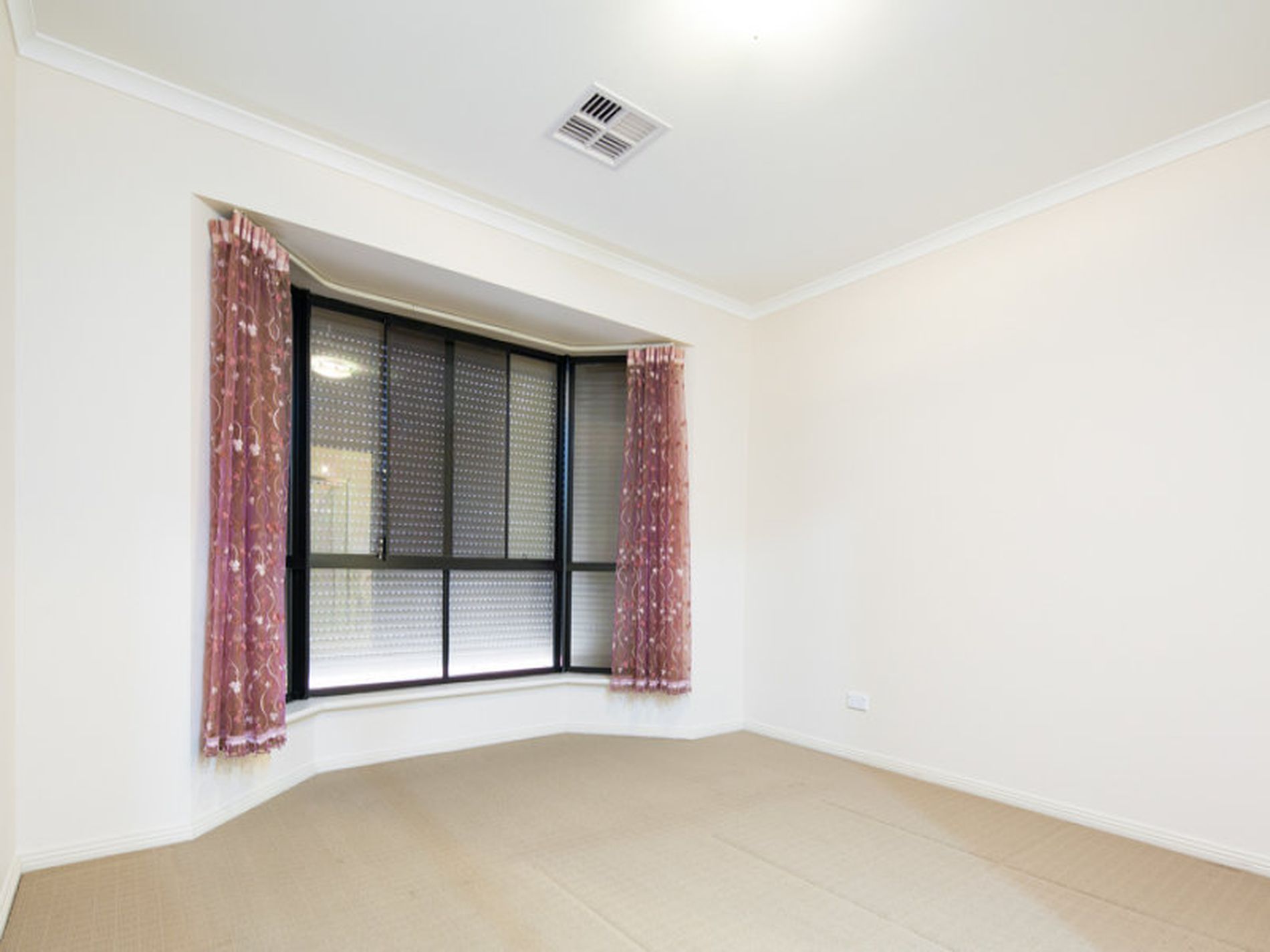 11 Gray Avenue, Northfield