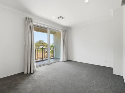 15 Montague Gra, Bushmead