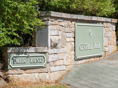 2 PARK LANE, Wodonga