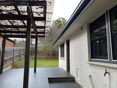 2 / 33 The Avenue, Belmont