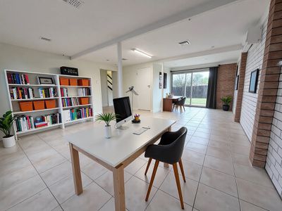 19 Bay St, Redland Bay