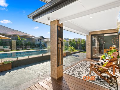 22 Honeybee Crescent, Calderwood