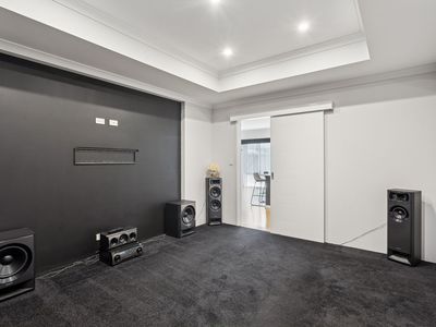 15 Palomino Promenade, The Vines