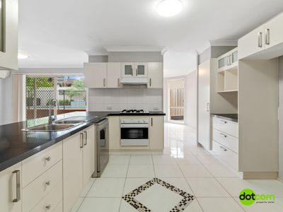 2 Flame Tree Close, Hamlyn Terrace