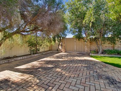 2 Freedman Way , Winthrop