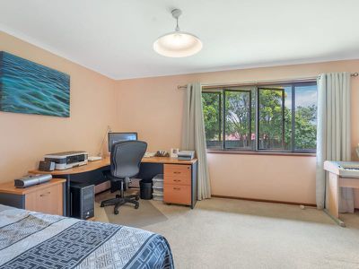 12 Cotswold Court, Rochedale South