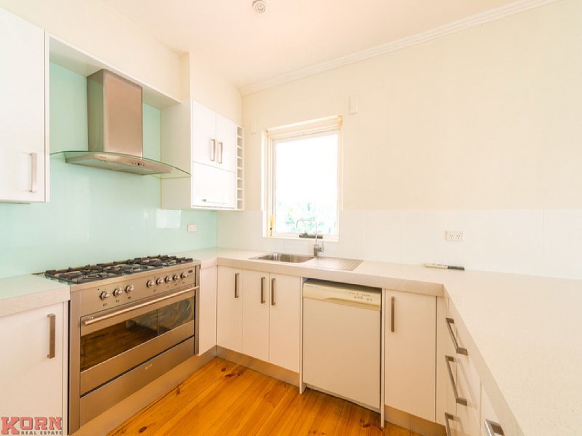 81 Pine Avenue, Glenelg North