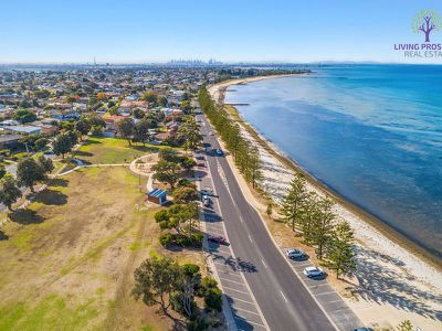 28 Myrtle Grove, Altona