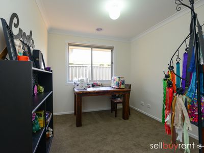 19 WELLINGTON DRIVE, Thurgoona