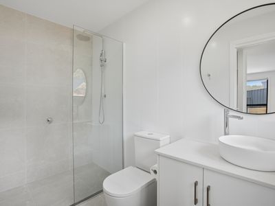 2 / 67 Parkfield Drive, Youngtown