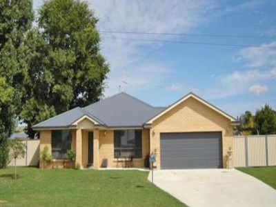 17 Raphael St, Blayney