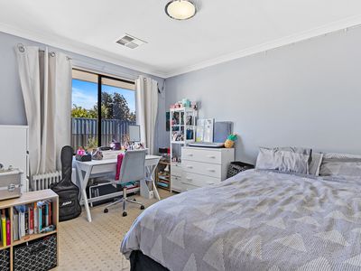 17 Whyalla Circle, Port Kennedy