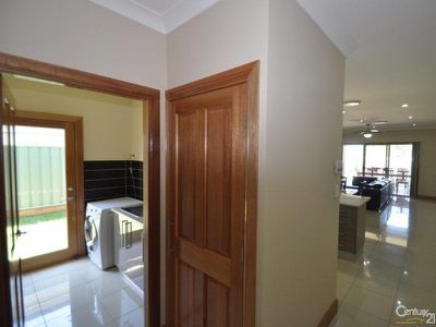 64 Dunheved Circle, Dubbo