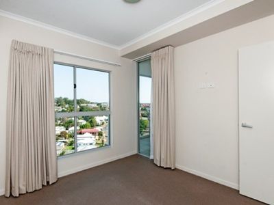 706 / 11 Ellenborough Street, Woodend