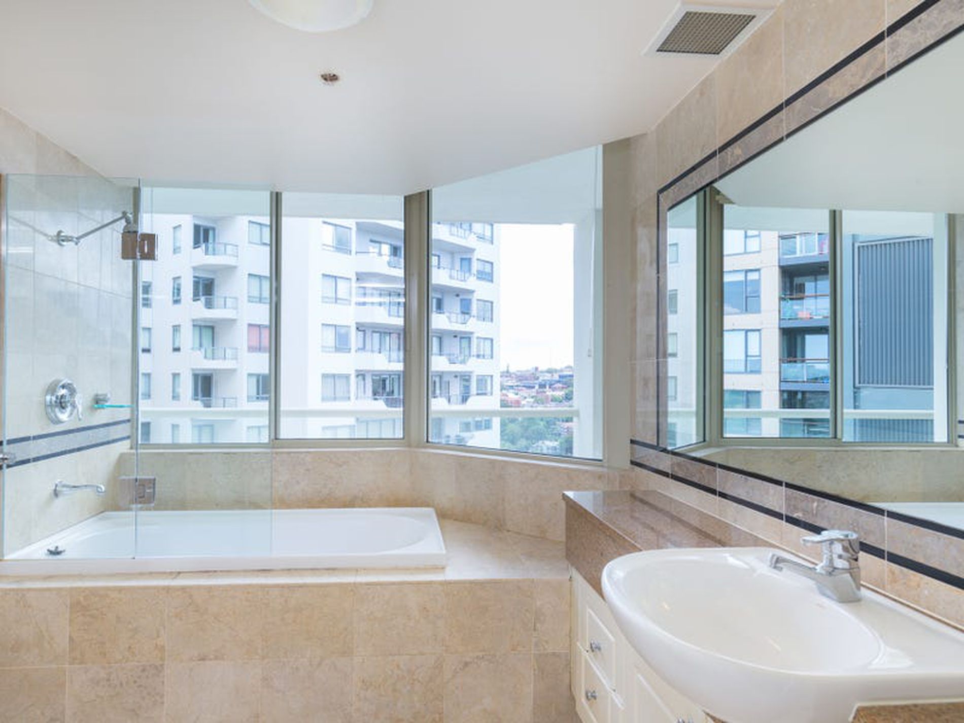 1903 / 38 Alfred Street, Milsons Point