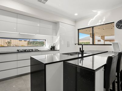 3 MIKADO RISE, Madora Bay