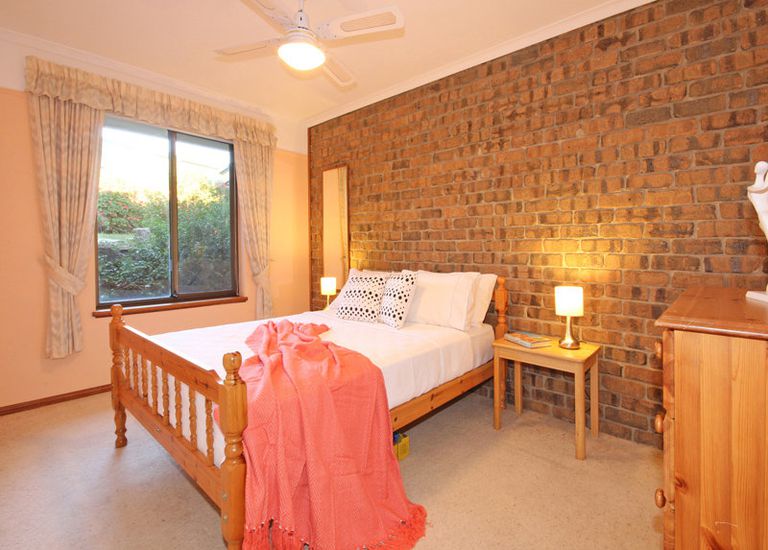 5 Neeangarra Crescent, Hallett Cove