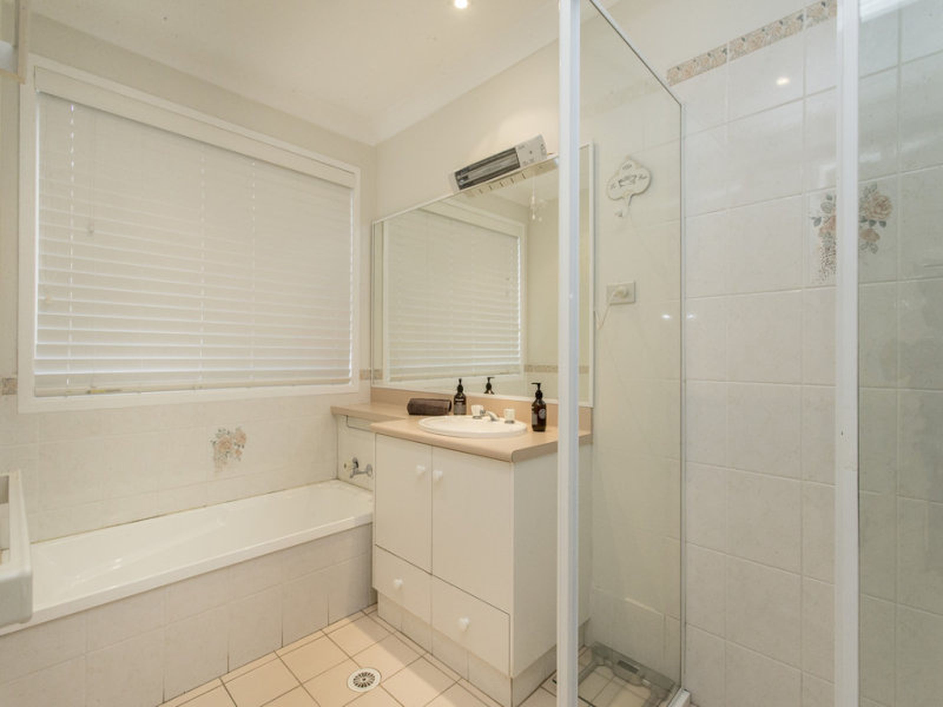 5 Woburn Place, GLENMORE PARK