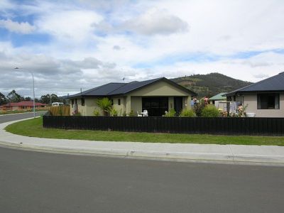 2 / 52 Sale Street, Huonville