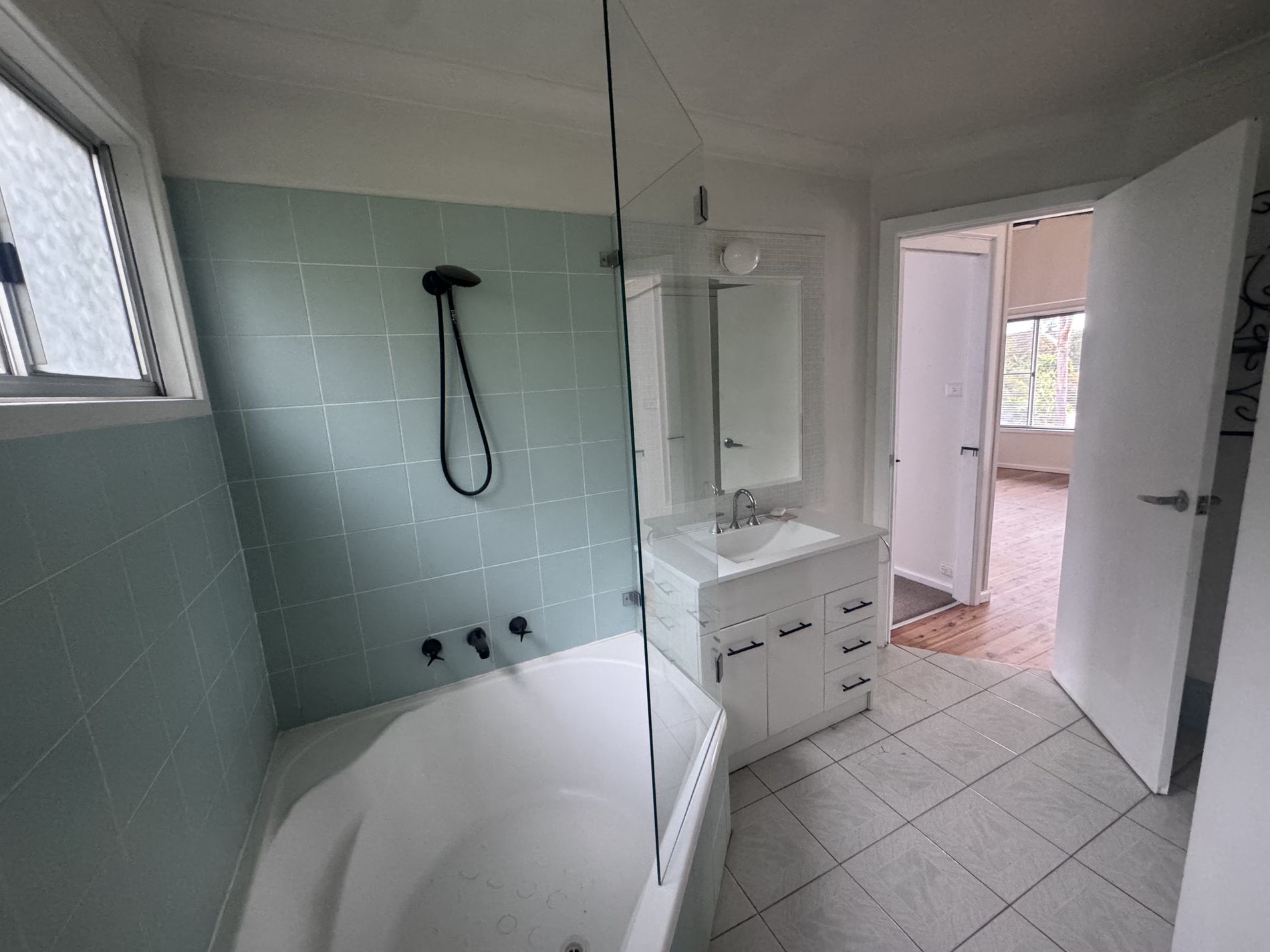 18 Edward Avenue, Kings Point