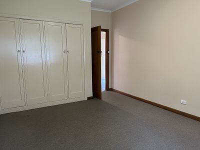8 Garlick Avenue, Newtown
