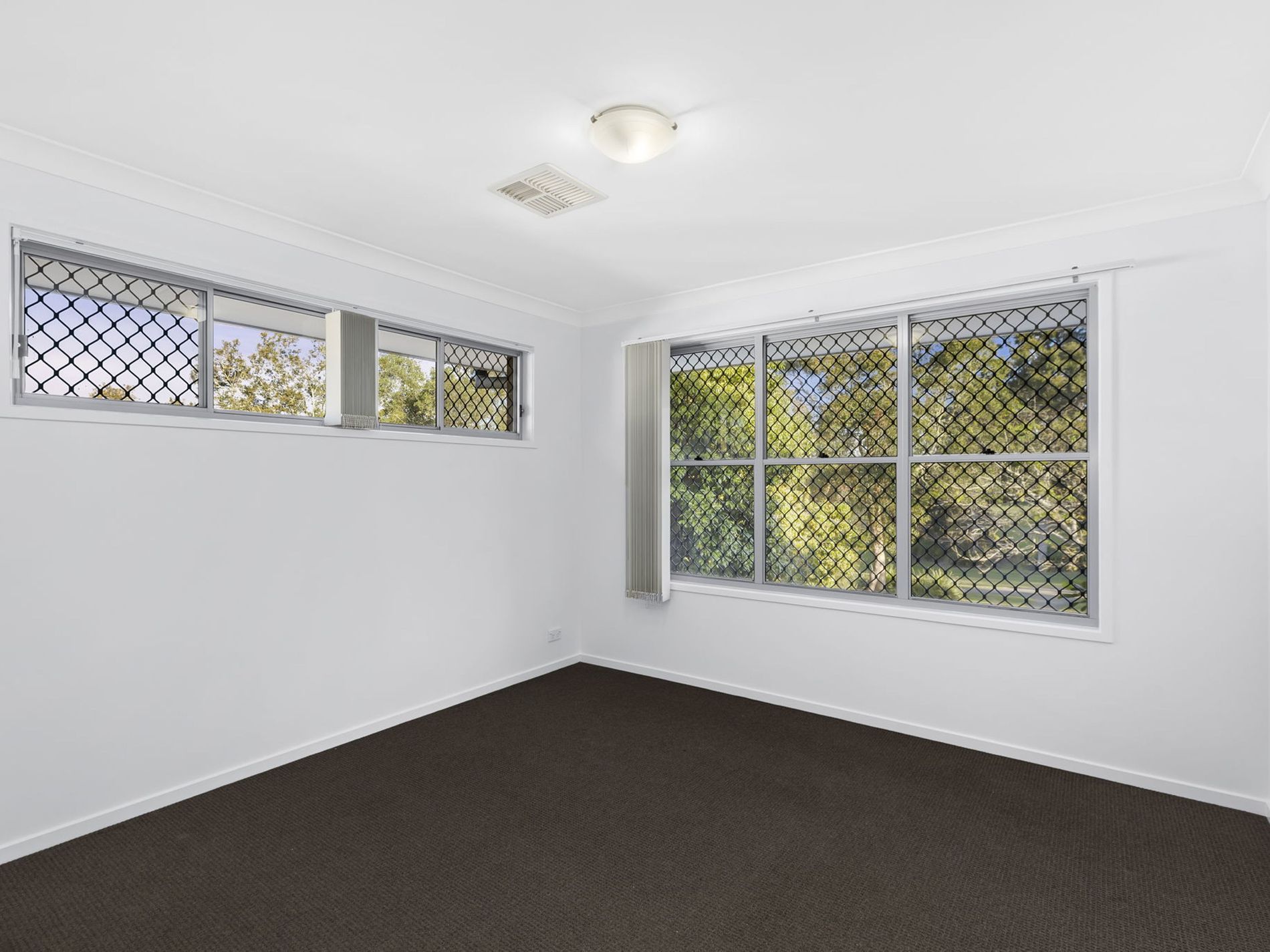 8 Worchester Crescent, Wakerley