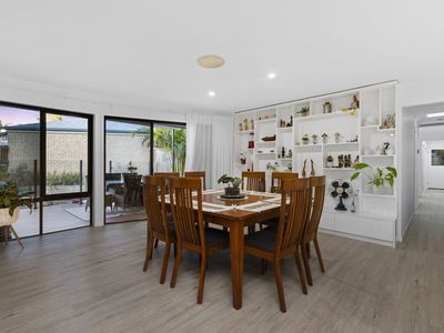 13 Cliff Close, Wakerley