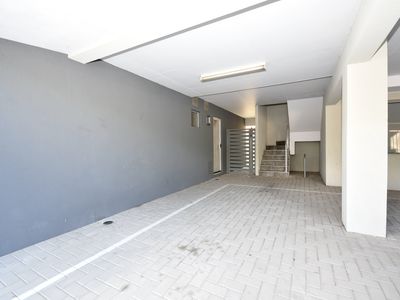 1 / 3 Morago Crescent, Cloverdale