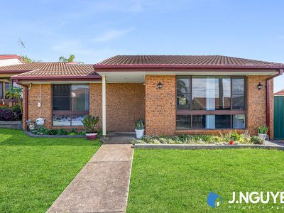 9 / 45 Pine Road, Casula