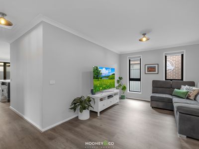 4 Canmore Street, Cranbourne East