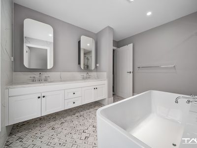 180 Forestwood Drive, Glenmore Park