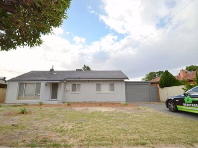 13 Berehaven Avenue, Thornlie