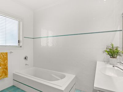 18 Davies Street, Mollymook