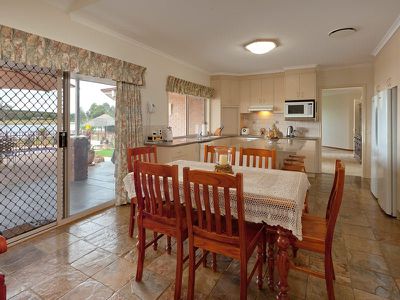 12 Willow Way, Table Top