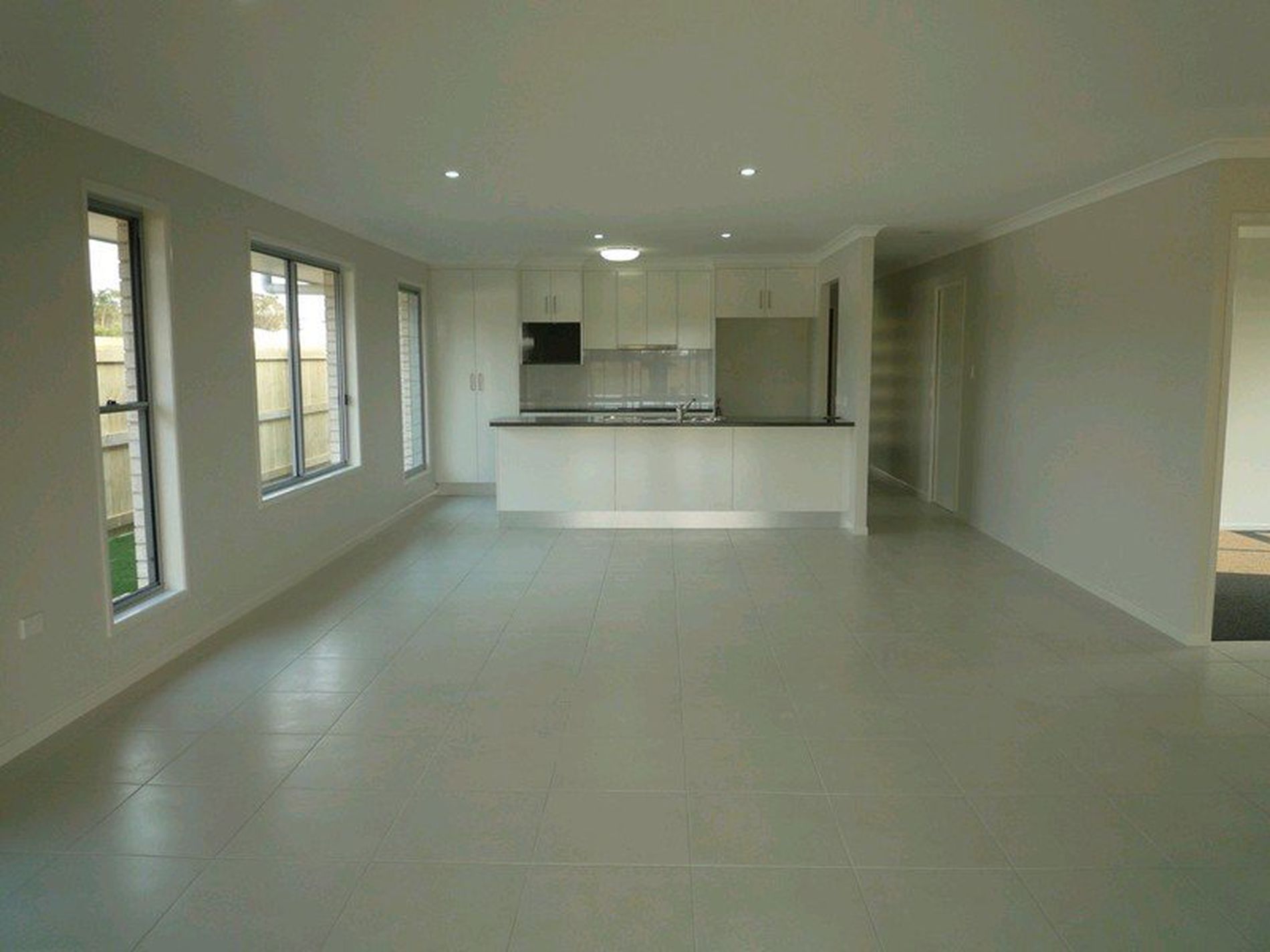 9 OrioleCourt, Woodgate