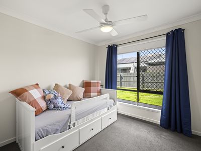 6 Jodie Louise Avenue, Cotswold Hills