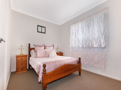 2 / 13 Parkes Street, Oak Flats