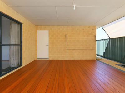 12 Graduate Way, Coolbellup
