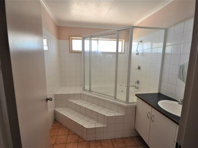 16 Selman Avenue, Newman