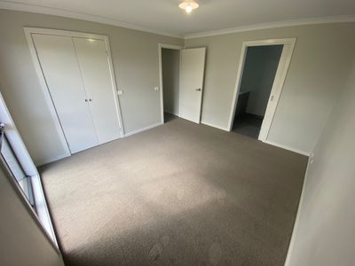 1 / 24 Tamarind Crescent, Werribee