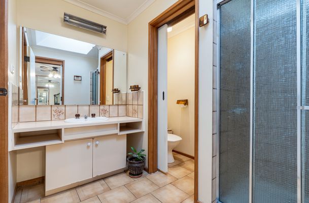 10 Mitford Crescent, Craigieburn