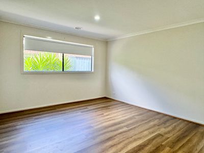 23 Lancewood Road, Manor Lakes