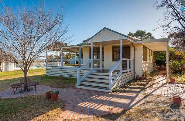 115 St Johns Road, Oaklands Junction