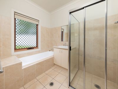 5 KELLE COURT , Wodonga